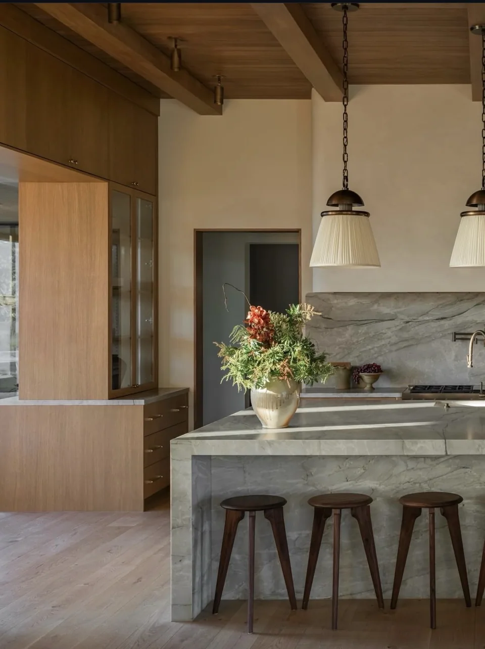 Stone kitchen island with a practical seating edge