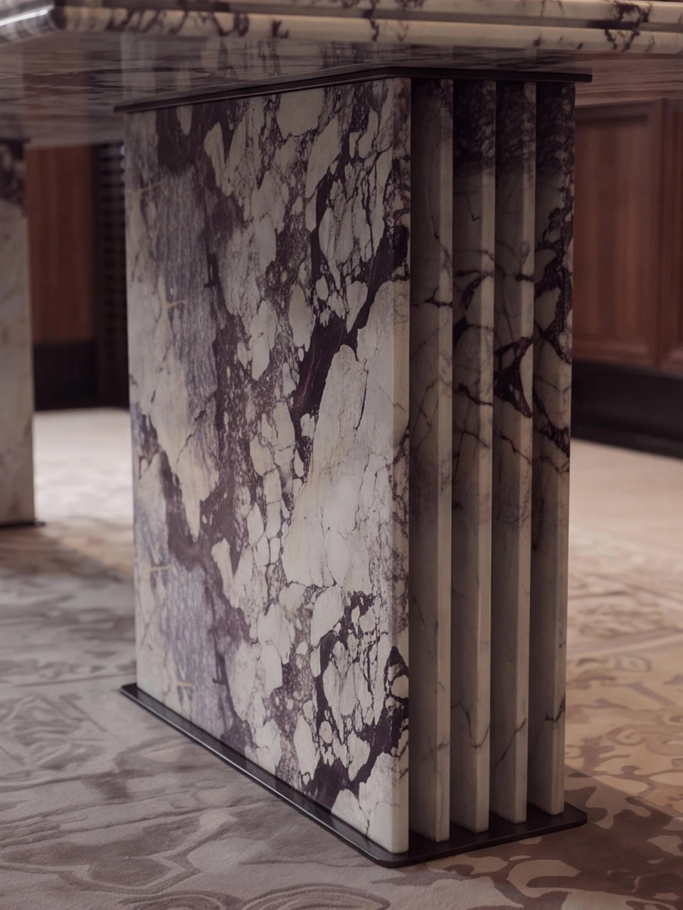 Fluted stone: groove geometry, light and cleaning access